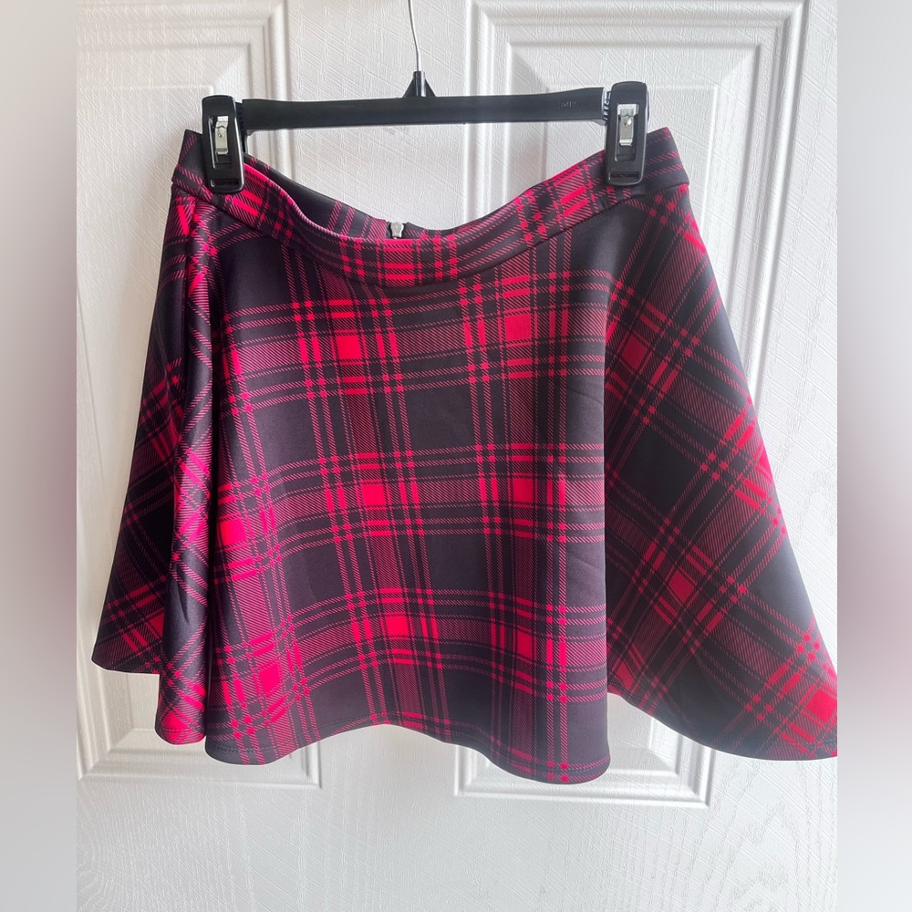 Hot Topic Red black plaid mini skirt w/silver ring zipper emo rock scene girl M